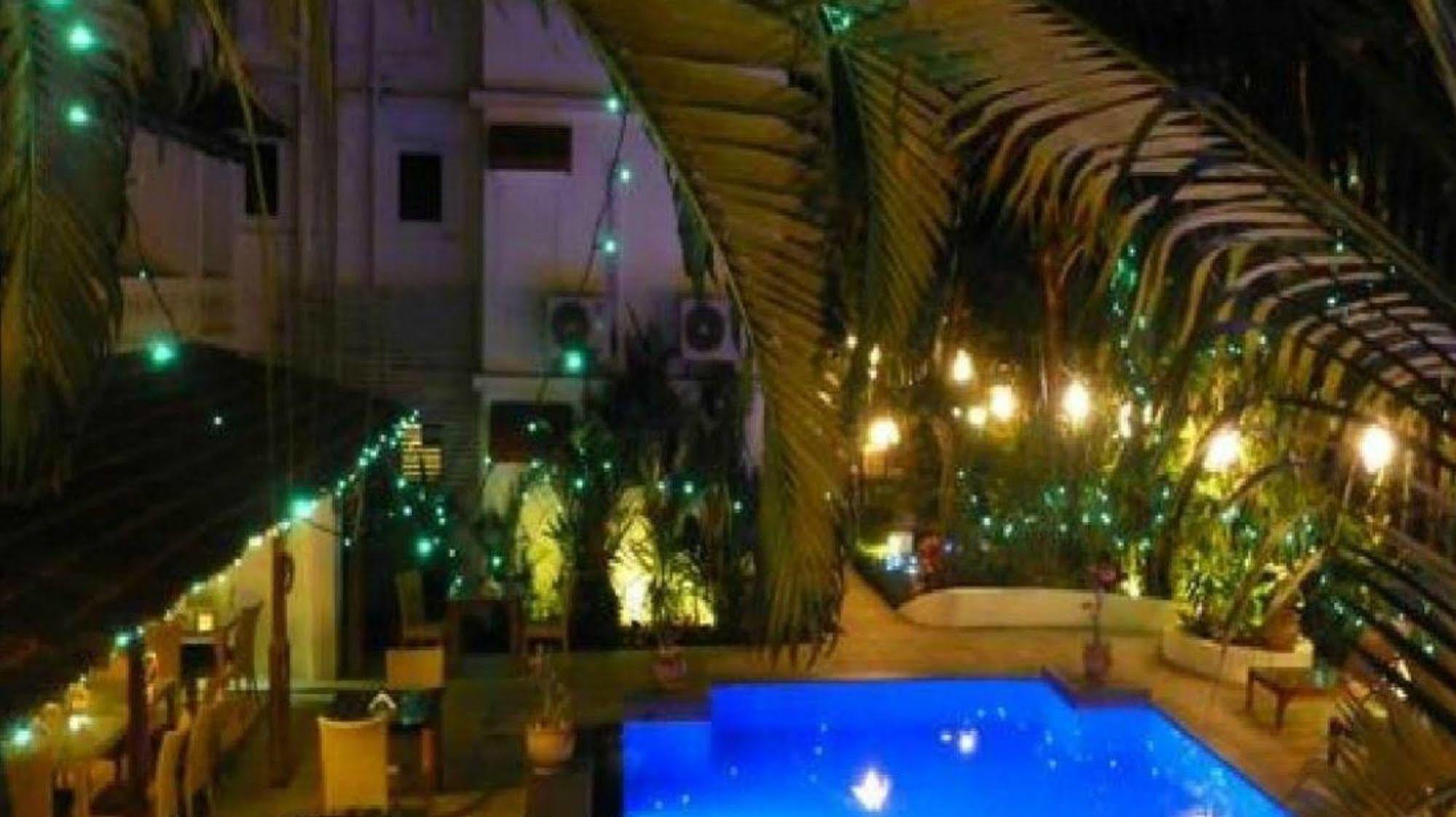 Casablanca Beach Resort Candolim Exterior foto